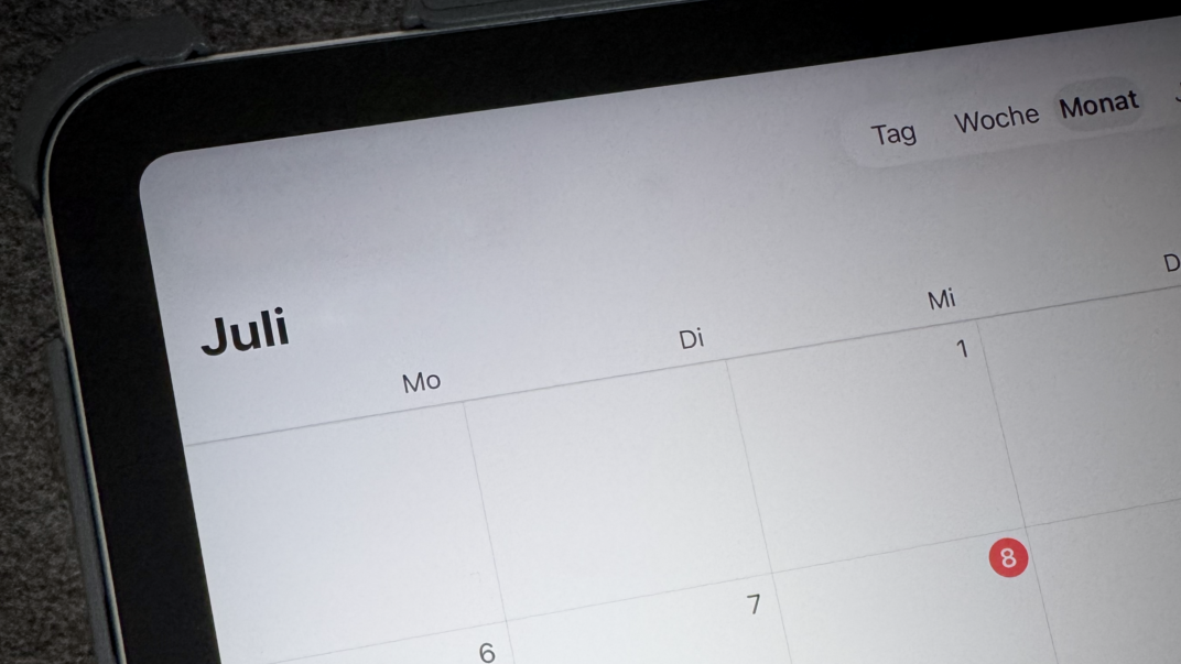 Kalenderansicht (Monatsansicht Juli) auf einem iPad