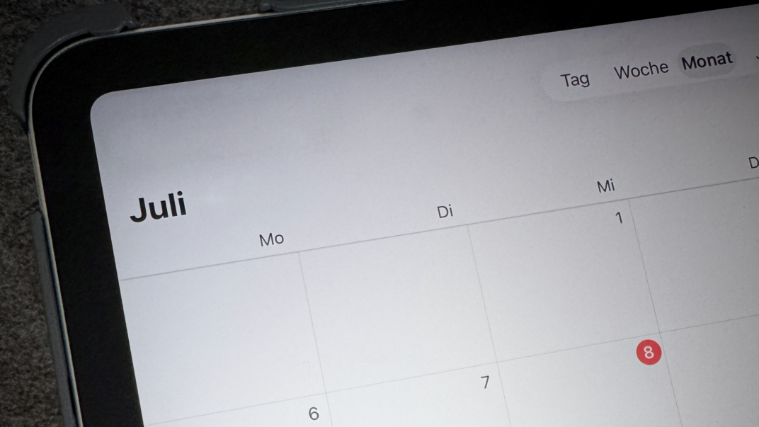 Kalenderansicht (Monatsansicht Juli) auf einem iPad